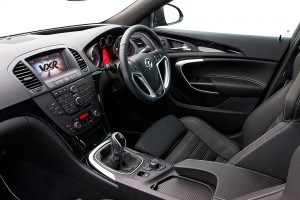 ボクスホール インシグニア VXR 運転席