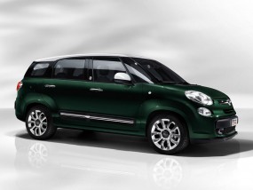 フィアット 500L Living（500L MPWのイタリア・左ハンドル仕様）