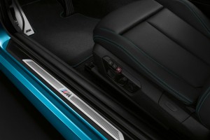 BMW M2クーペ スカッフプレート