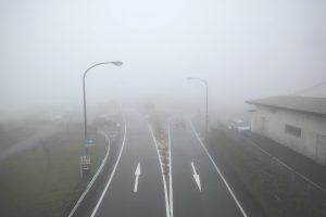 ターンパイク箱根は霧の中