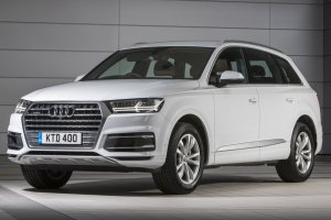 アウディ Q7