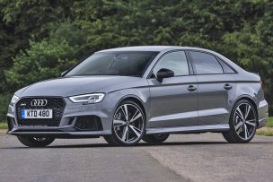 アウディ RS3 セダン