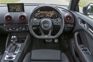 アウディ RS3 セダン インテリア