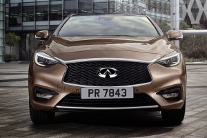 インフィニティ Q30（フロント）