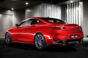 インフィニティ Q60（リア）