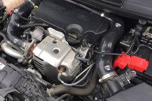 1.0L EcoBoostエンジン。パワーはノーマルの1.5倍程