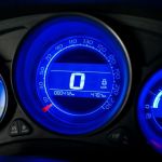 視野性が良い、アナログとデジタルが融合したメーター