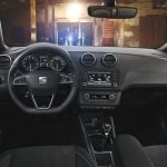 セアト イビサ クプラ 運転席