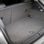 広い開口部を持つ荷室は形状も使いやすい